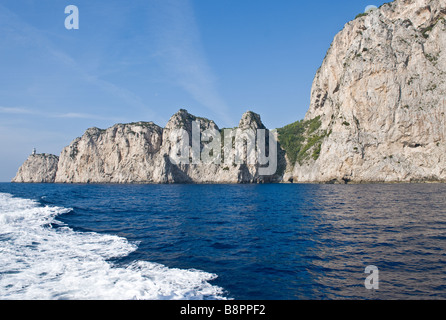 Italien-Capri der Südküste in der Nähe von Grotta Verde Stockfoto