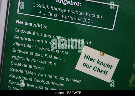 Menü vor österreichischen restaurant Stockfoto