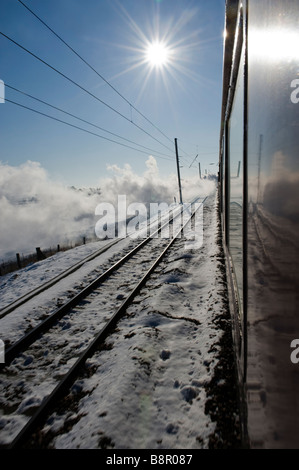 East Coast Mainline, UK gesehen von einer Dampflok gezogen mit Geschwindigkeit von "Tornado" - Großbritanniens neueste express Dampflok Stockfoto