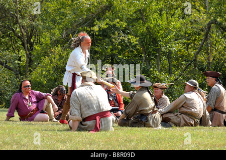 Native American Indian und Pionier Reenactors an Fort Boonesborough Kentucky USA Stockfoto