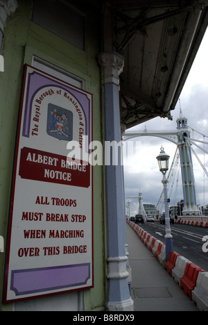 Beachten Sie bei Albert Bridge "alle Truppen Schritt brechen müssen wenn über diese Brücke zu marschieren" Stockfoto