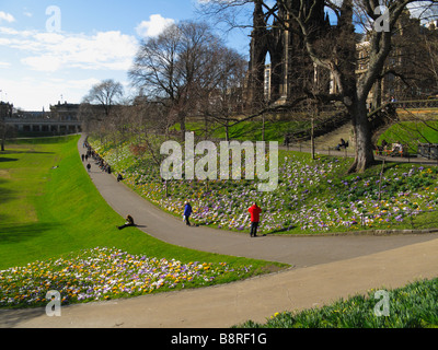 Anfang Frühling in Prinzessin St-Gardens-Edinburgh, Schottland Stockfoto