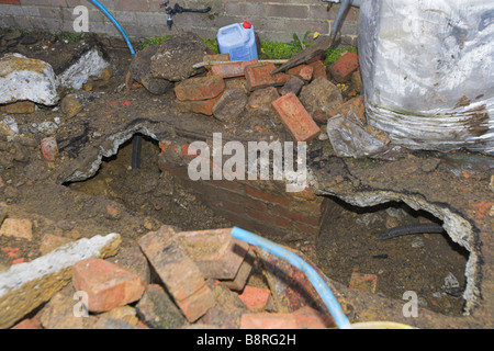 Loch zeigen neu installierte Wasserleitung Stockfoto