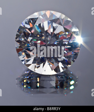 Runde Cut Diamond (synthetisch - Cubic Zirkonia) Stockfoto