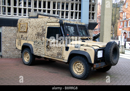 Snatch Landrover wie in Afghanistan, auf dem Display außerhalb der National Army Museum, Chelsea, London. Mar 2009 Stockfoto