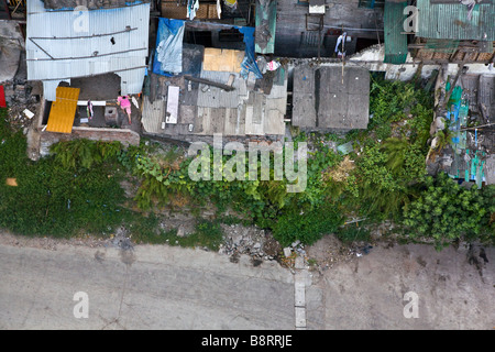 Hütten in der Altstadt von Chongqing, China. Die hügelige Geographie der Stadt macht alt und neu, Arm und reich Zusammenleben. Stockfoto