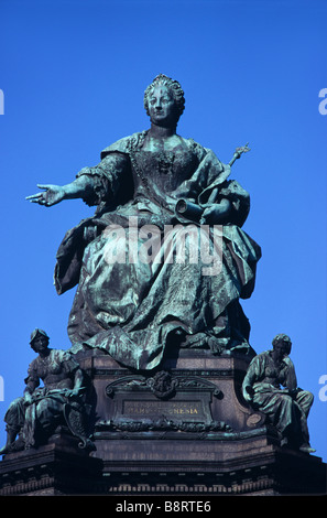 Bronze-Statue von Maria Theresia (1717-80) Erzherzogin von Österreich & Königin von Ungarn & Böhmen (1740-80), Wien, Österreich Stockfoto