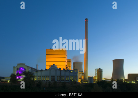 Kraftwerk Völklingen/Fenne bei Dämmerung, Deutschland, Saarland, Völklingen Stockfoto