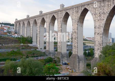 alten Aquädukt in Lissabon Portugal Stockfoto
