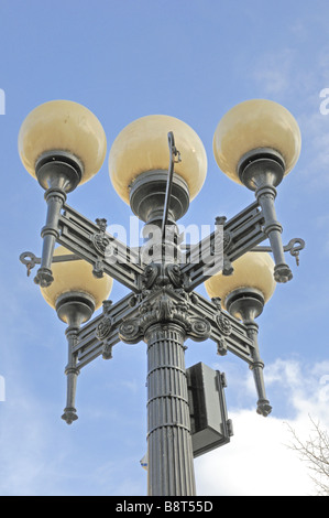 Reich verzierte Lichter außerhalb Islington Town Hall London England UK Stockfoto