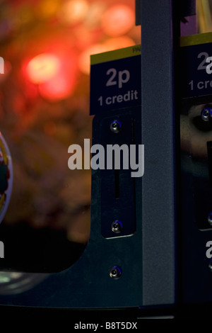 2p-Maschine in Arcade-Nahaufnahme Stockfoto