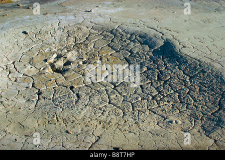 Mudpot bei Bumpass Hell Bereich in Lassen Volcanic Nationalpark Kalifornien USA Stockfoto