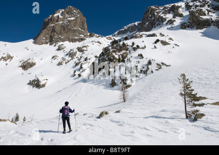 Schneeschuhwandern in der Nähe von Refuge de Cougourde, Le Boreon, Mercantour Alpen, Frankreich Stockfoto