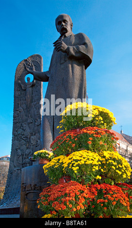 Dichter Taras Schewtschenko-Denkmal in der Stadt Lwiw, Ukraine Stockfoto