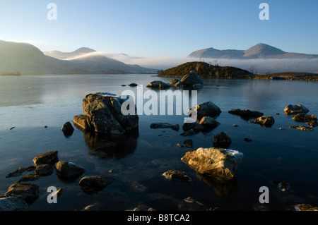 Die Blackmount Reihe von Bergen über man Na h Achlaise, Rannoch Moor, Highland Region, Scotland, UK Stockfoto