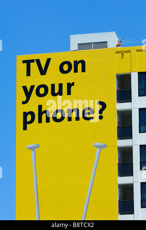 Fernseher auf Ihrem Telefon? Am Sunset Blvd, Hollywood, CA Stockfoto