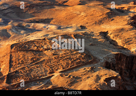 Israel Masada Reste eines mehrere Legionär Camps in Masada nur außerhalb der Hilfstruppen Wand von oben gesehen Stockfoto