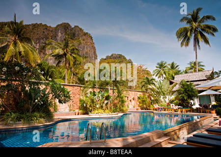 Railay Beach West: Hotel-Pool Stockfoto