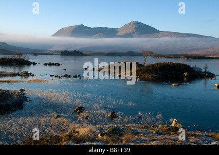 Die Blackmount Reihe von Bergen über man Na h-Achlaise, Rannoch Moor, Highland Region, Scotland, UK Stockfoto