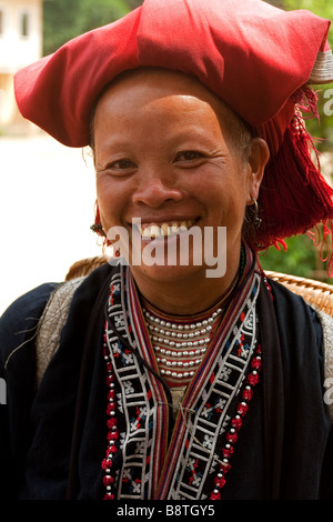 Bunte Dao Berg Dame von Nord-Vietnam Stockfoto