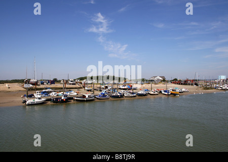 DER FLUSS ARUN IN LITTLEHAMPTON IN WEST SUSSEX UK. Stockfoto