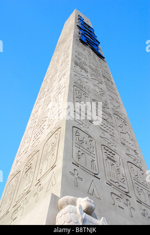 Obelisk außerhalb Luxor Hotel Casino in Las Vegas Nevada, USA Stockfoto