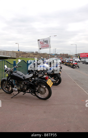 Biker im Ace Cafe bei Ace Ecke, North Circular Road, Stonebridge, London, England, Uk Stockfoto