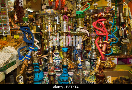 Wasserpfeifen im ägyptischen Basar Istanbul Türkei Stockfoto