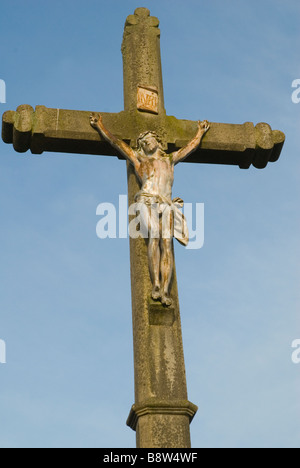 Am Straßenrand Kruzifix in ländlichen Normandie, Frankreich Stockfoto