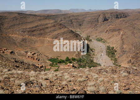 Piste zwischen Nekob und Boumalne Dadès (zwischen Vallée du Dadès und Vallée du Drâa, Marokko). Stockfoto