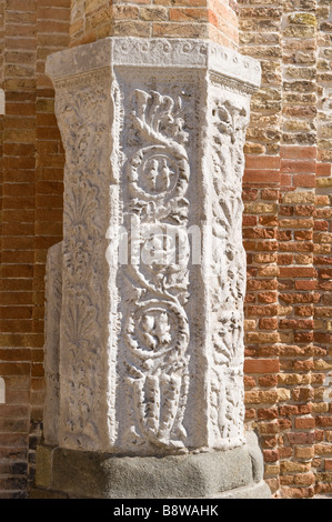 Spalte Basilica dei Santi Maria e Donato bauen im 7 Jahrhundert Reconstructured im 12. Jh. Murano Lagune Veneto Italien Stockfoto