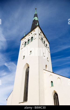 Tallinn, Estland, Europa. St. Olaf Kirche, niedrige aEuropengle anzeigen Stockfoto