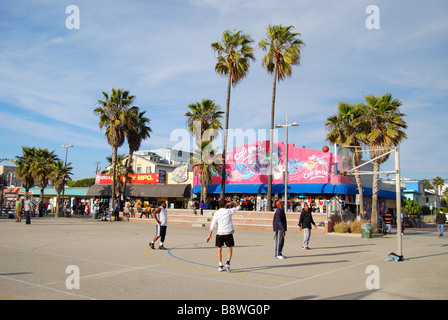 Basketball Spiele, Ocean Front Walk, Venice Beach, Los Angeles, California, Vereinigte Staaten von Amerika Stockfoto