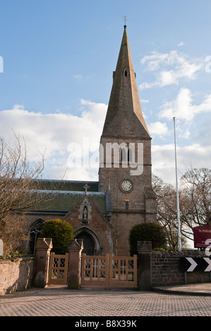 Kirche St Wilfrid, steht am Kirchhügel, Kirkby-In-Ashfield, Nottinghamshire, England. Die Kirche stammt aus der Hotelrestaurants Stockfoto