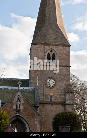 Teil der Clocktower St Wilfrid Kirche, die am Kirchhügel, Kirkby-In-Ashfield, Nottinghamshire, England liegt. Stockfoto