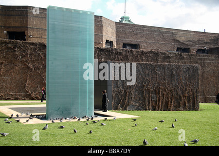 Polizei-Nationaldenkmal auf der Mall in der Nähe von Horse Guards Parade Ground, London.  März 2009 Stockfoto