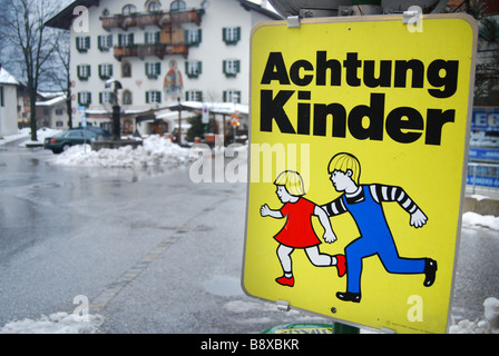 Verkehrszeichen in Mayrhofen-Österreich-Tirol Stockfoto