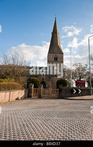 Kirche St Wilfrid, steht am Kirchhügel, Kirkby-In-Ashfield, Nottinghamshire, England. Die Kirche stammt aus der Hotelrestaurants Stockfoto