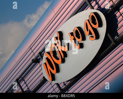 Melden Sie bei Restaurant-Kette "Wok to go" Stockfoto