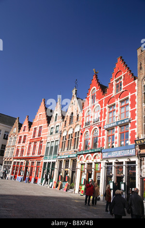 Brügge, Brügge, Flandern, Belgien, Markt, Corbie Giebel, restaurants Stockfoto
