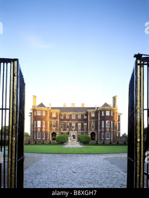 Der North Front of Ham House NB Bild vor 2004 - haben Runde Lorbeerbäume nun entfernt worden Stockfoto