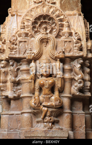 Indien Rajasthan Jaisalmer Jain Tempel innen Skulpturen Stockfoto