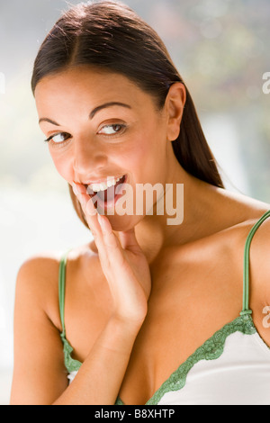 Porträt eines ziemlich lächelnden Teenagers Stockfoto