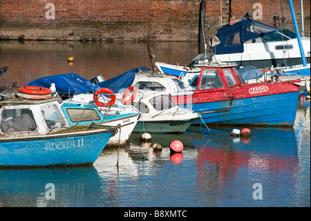 Kleine Fischerboote vertäut, Bridlington, East Riding of Yorkshire, England, "Great Britain" UK EU Stockfoto