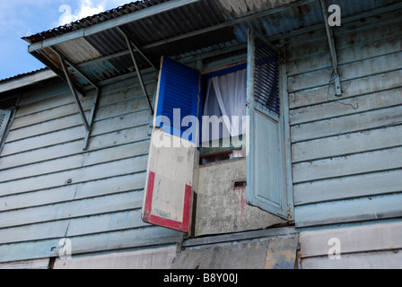 Alte hölzerne Hausbau in St-Laurent-du-Maroni-Französisch-Guayana Stockfoto