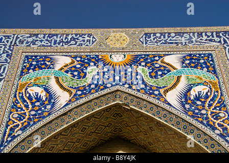 Details zu einer Madrassa Eingangstor, Buchara, Usbekistan, Asien Stockfoto