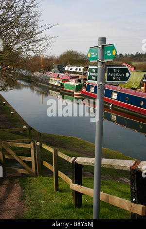 Grand Union Canal Aylesbury Arm Buckinghamshire Stockfoto
