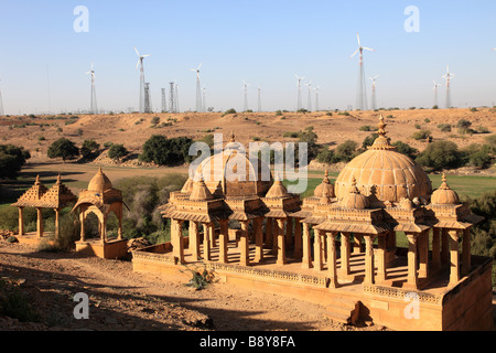 Indien Rajasthan Wüste Thar Bada Bagh Kenotaphen Wind-Turbinen-Generatoren Stockfoto
