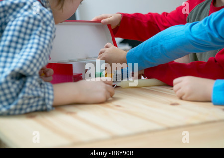 Kinder ein Spiel Stockfoto
