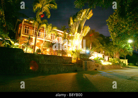 Ein beleuchtetes Haus auf der Karibik Insel Saint Eustache in den niederländischen Antillen Stockfoto